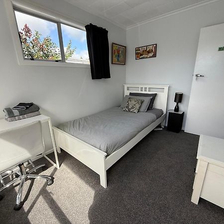 Inglewood Shared Home Bnb New Plymouth Exterior photo